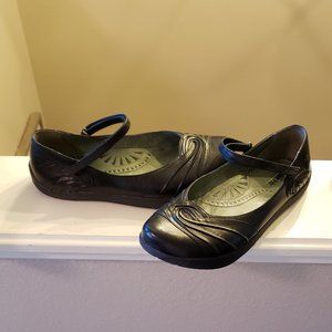 EARTH Faylyn Womens Mary Janes Black Leather Flats Shoes size 7 B US, 37 EUR